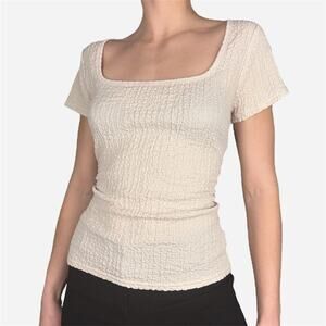 Cream square neck short sleeve top minimal crinkle material size medium old navy